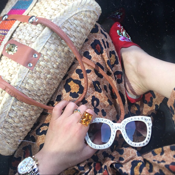 Accessories - Statement star embossed sunglasses